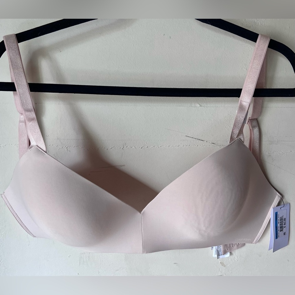 💚 Calvin Klein Womens Wirefree Bra‎ size 34DDD NWT
